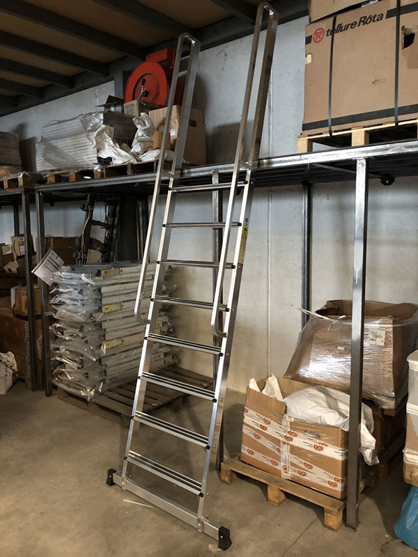 scala di servizio ad un tronco di salita, ideale per l’accesso a soppalchi