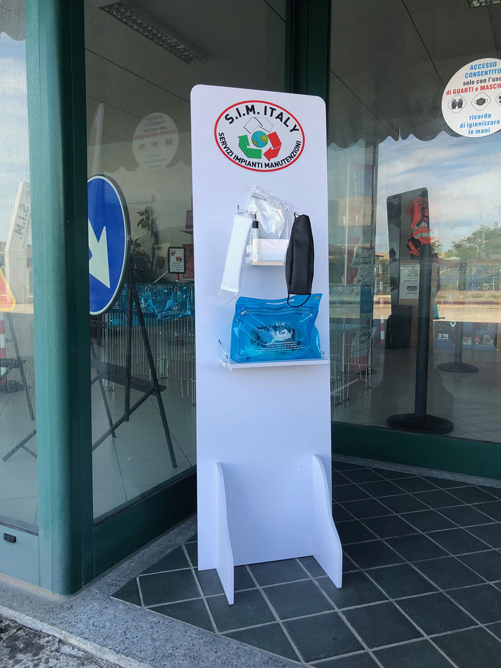 Colonnina per sanificazione 3